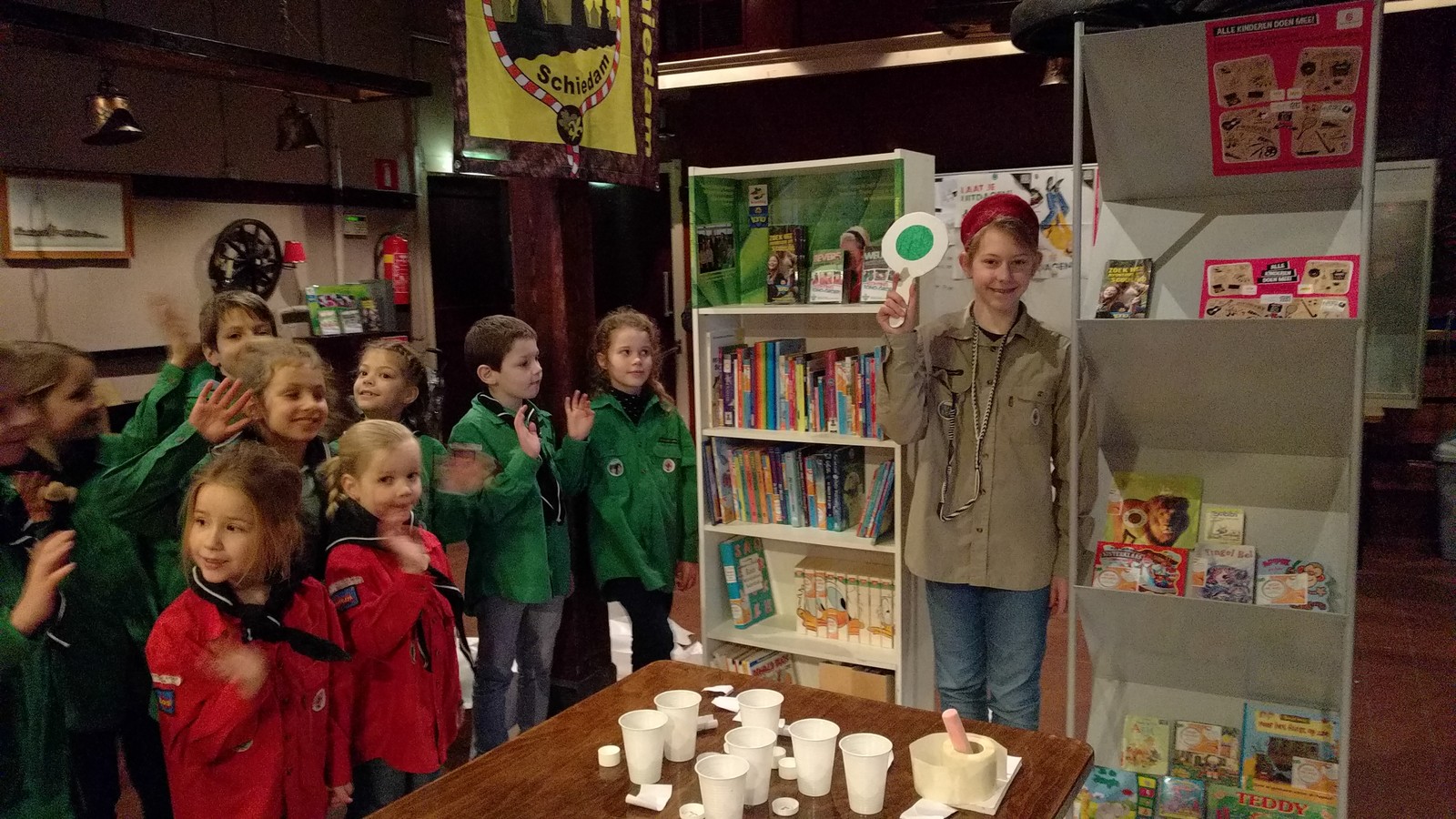 De Scouting Tono-groep opent een kinderzwerfboekenstation